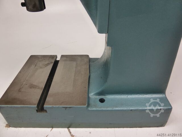 Bezpośrednio działająca prasa pneumatyczna sprężonego powietrza Mäder DLP 1700 HV