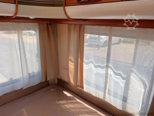 Caravana semiintegrada ADRIA Sport 573 DF - Festbett -  - Klima -