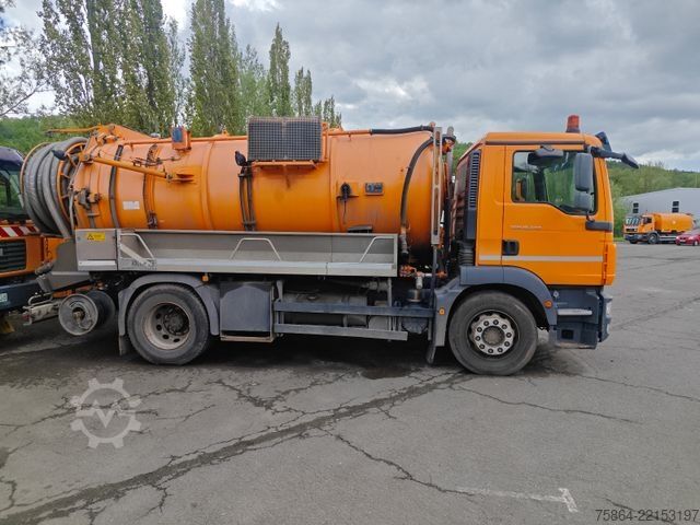 Camion-citerne à vide MAN TGM 18.340 Saugwagen