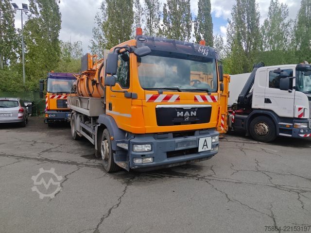 Camion-citerne à vide MAN TGM 18.340 Saugwagen