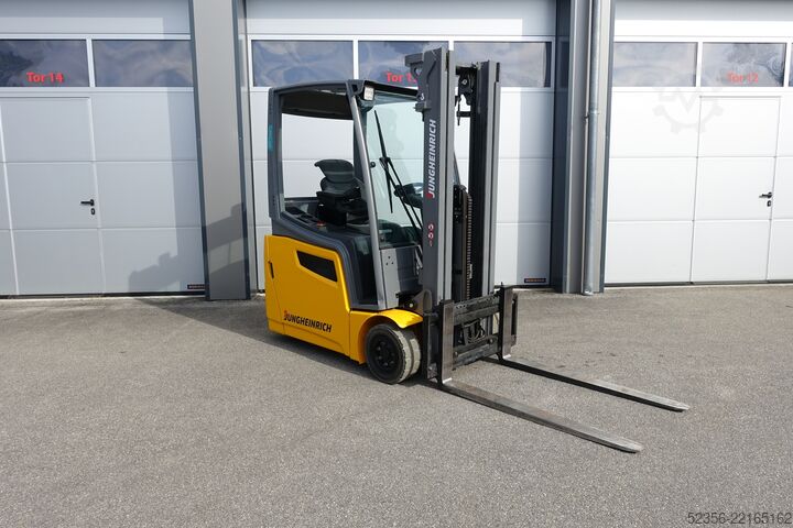 Manuel transpalet Jungheinrich 1,6t EFG216 TRIPLEX SS Batterie 92%