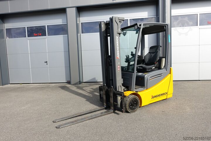 Manuel transpalet Jungheinrich 1,6t EFG216 TRIPLEX SS Batterie 92%