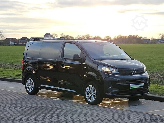 Kombi s vysokou střechou OPEL VIVARO 2.0 ac automaat EURO6