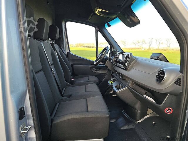 Kombi s vysokou střechou MERCEDES-BENZ ESPRINTER 320 L3H2 300KmWLTP