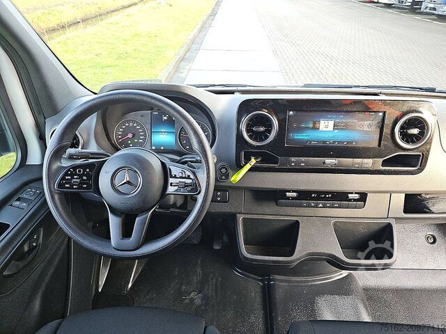 Kombi s vysokou střechou MERCEDES-BENZ SPRINTER 317 L2H2 LED MBUX10 RWD!