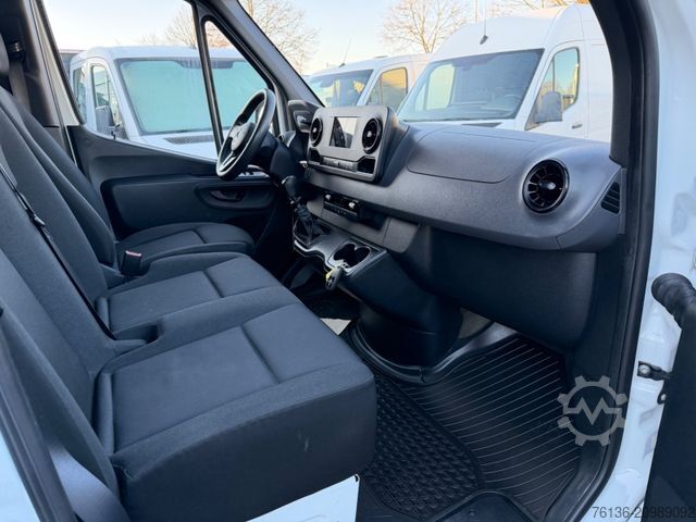 Kylskåpsbil MERCEDES-BENZ Sprinter Klima 2x Schiebetür Lebensmittel L1H1