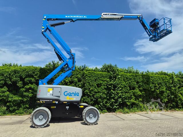 Scharnierende telescopische hoogwerker Genie Z-60 FE