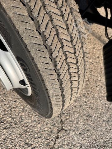 Samochód dostawczy z plandeką MAN TGL 8.220 4x2 BL ¤6d 8,6to. Schalter A/C LBW