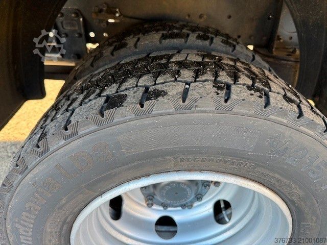 Samochód ciężarowy z plandeką typu platforma MAN TGL 8.220 4x2 BL ¤6D 8,6to. Schalter A/C LBW