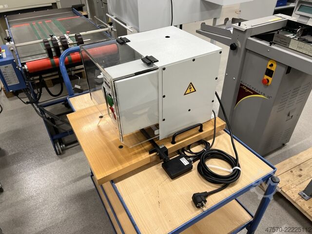 Máquina de ojetes Hang 101-50 Eyeletting machine