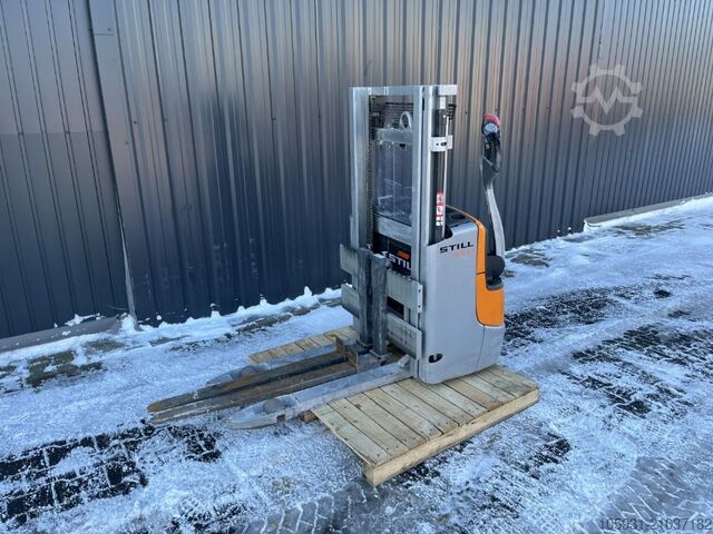 Ručně vedený zakladač Still EXV10