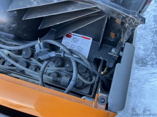 Ručně vedený zakladač Still EXV10