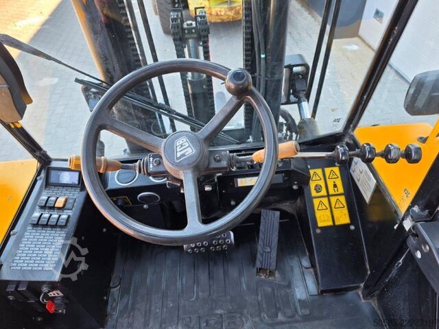 Chariot élévateur tout-terrain JCB 940-4 T4 - TRIPLEX