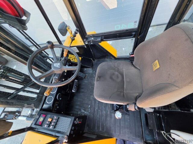Chariot élévateur tout-terrain JCB 940-4 T4 - TRIPLEX