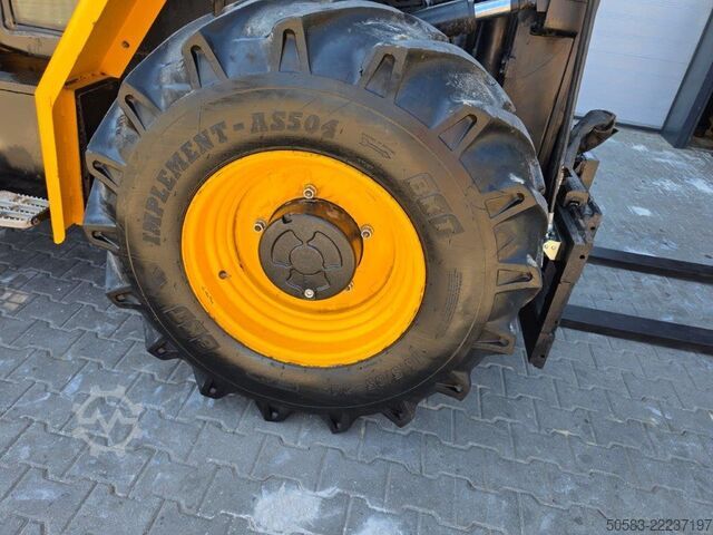 Chariot élévateur tout-terrain JCB 940-4 T4 - TRIPLEX