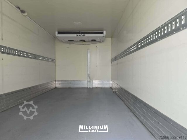 Kyldelastbil Iveco DAILY 35-18 HI MATIC 2021 CELLA 4,40 ATP