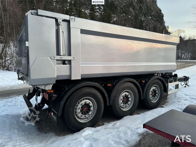 Remorcă cu trei axe Ovox  Ovox triple-axle trailer