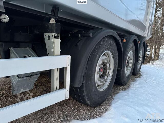 Remorcă cu trei axe Ovox  Ovox triple-axle trailer