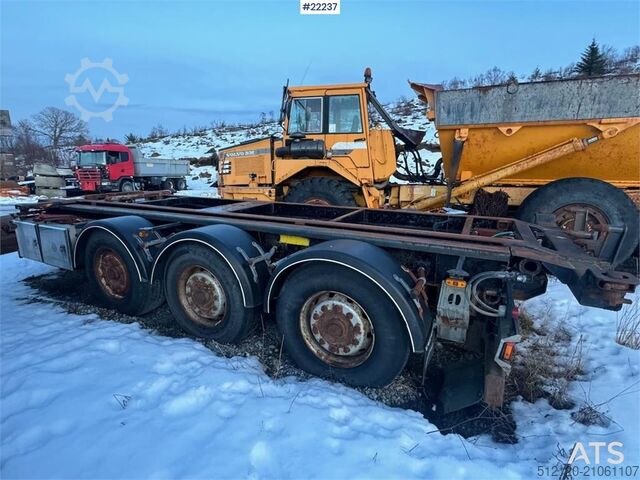Remorcă cu cârlig Istrail cu funcție de basculare Istrail hook trailer with tipping function