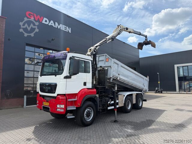 Camião basculante com grua MAN TGS 26.360 6x6 Kipper / Z kraan Euro 5