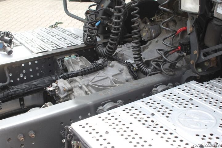 Nagy térfogatú nyergesvontató Mercedes-Benz Actros 1845 MP5 Big Space   Kühlbox  Standklima