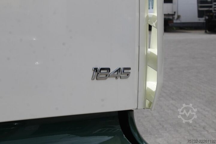 Nagy térfogatú nyergesvontató Mercedes-Benz Actros 1845 MP5 Big Space   Kühlbox  Standklima