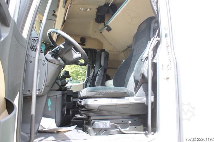 Nagy térfogatú nyergesvontató Mercedes-Benz Actros 1845 MP5 Big Space   Kühlbox  Standklima