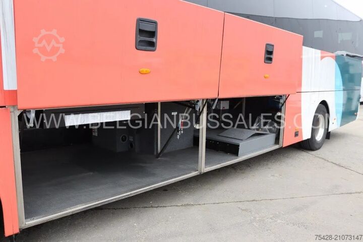 Reisebus Van Hool EX 16 M/LIIFT