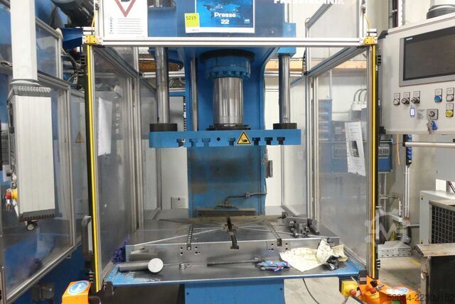 ZEULENRODA Presă Hidraulică cu Coloana Unică ZEULENRODA PRESSTECHNIK PYE 100 F