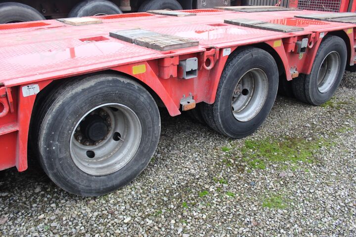 Lowbed semitrailer for transportation of construction machinery komodo carrellone 3assi rampe ribassato pianale
