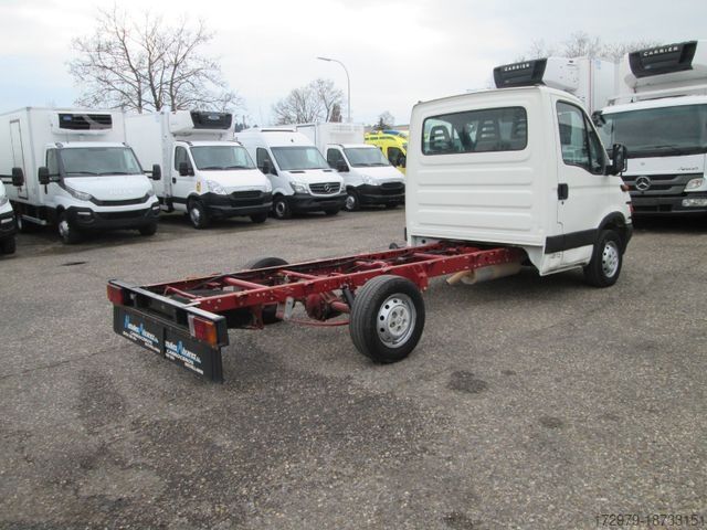 Bestelwagenchassis IVECO 35L12*Klima*Tempomat*Fahrgestell*3 Sitzer*