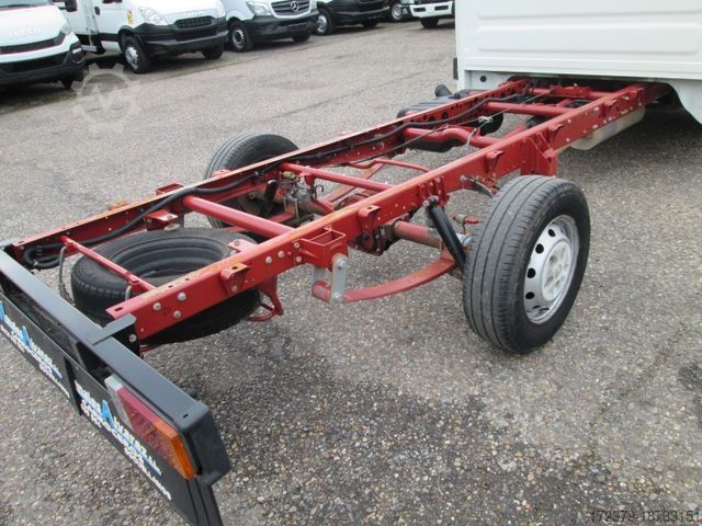 Bestelwagenchassis IVECO 35L12*Klima*Tempomat*Fahrgestell*3 Sitzer*