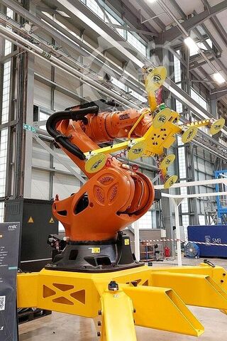 Průmyslové roboty Kuka KR 1000 Titan