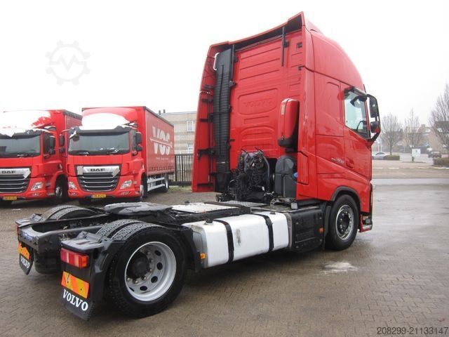 Volume tractor unit VOLVO FH 460 XL Mega 2xtank Hydrauliek VEB+