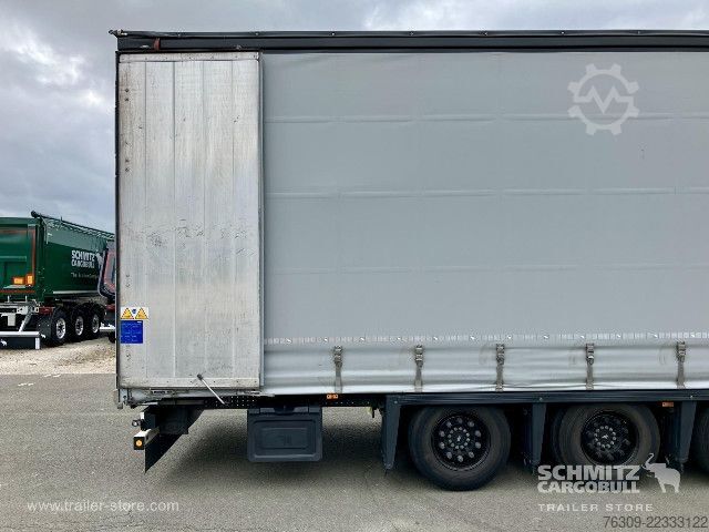 Otvorena poluprikolica sa ceradom Schmitz Cargobull Curtainsider Mega Getränke