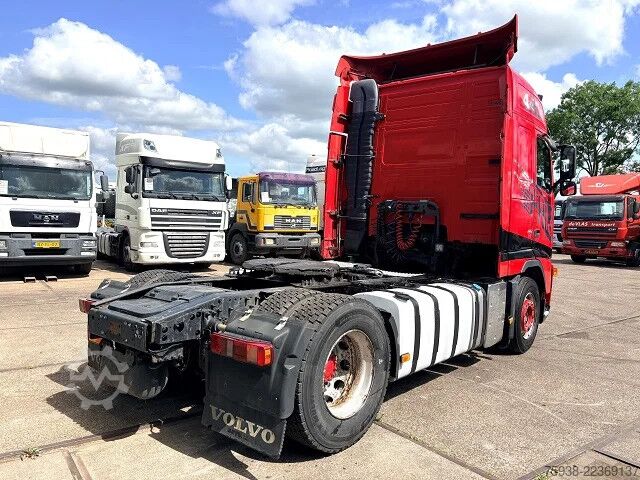 Standaard-SZM Volvo FH 13.440 GLOBETROTTER (12+2 GEARS MANUAL GEARB...