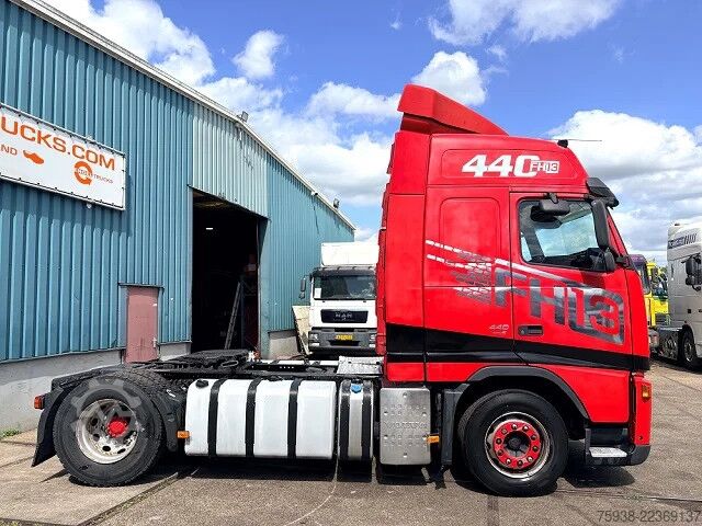 Standaard-SZM Volvo FH 13.440 GLOBETROTTER (12+2 GEARS MANUAL GEARB...