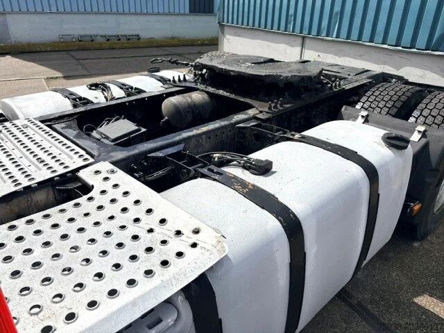 Standaard-SZM Volvo FH 13.440 GLOBETROTTER (12+2 GEARS MANUAL GEARB...