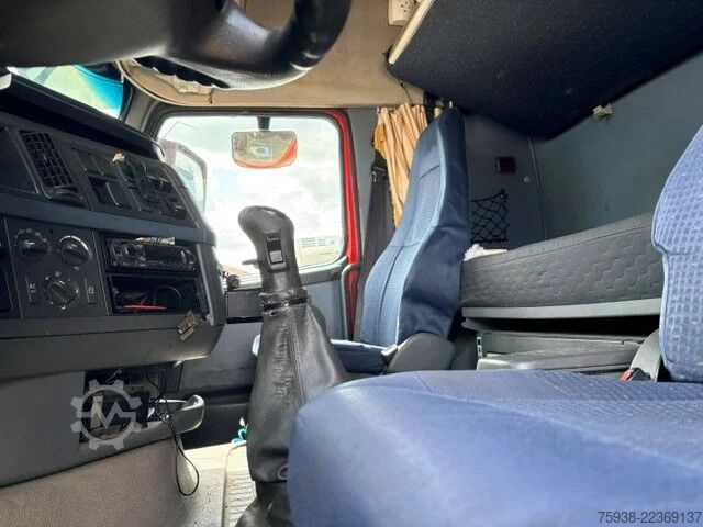 Standaard-SZM Volvo FH 13.440 GLOBETROTTER (12+2 GEARS MANUAL GEARB...