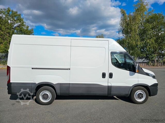 Bestelwagen met verhoogd dak IVECO Daily 35-120 Kastenwagen - L2H2 - Klima - Navi
