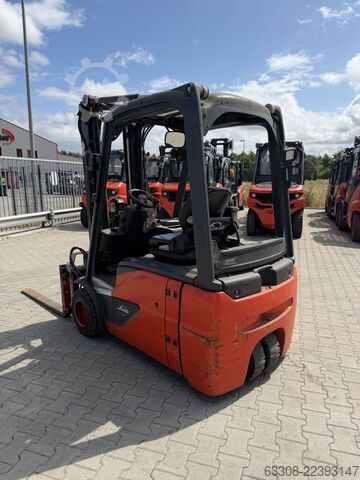 Elektrische vorkheftruck 3 wielen Linde E18-02