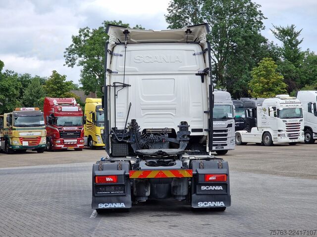 Padrão-SZM Scania R520 V8 NGS retarder - steel / air - navi  - fr...