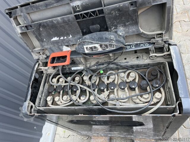 Kézi raklapemelő Linde T16