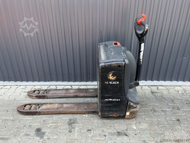 Kézi raklapemelő Linde T16
