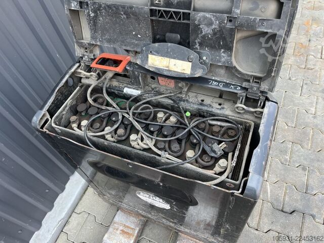 Kézi raklapemelő Linde T16