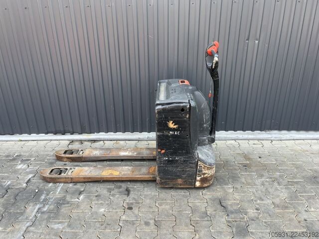 Kézi raklapemelő Linde T16