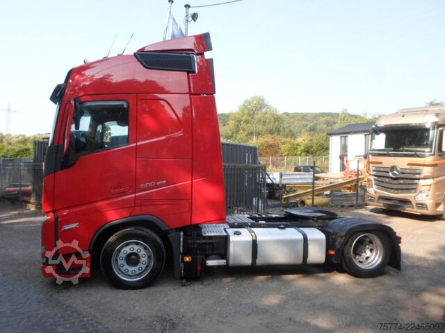 Volumen SZM VOLVO FH 500/ Globetrotter/ Low Deck