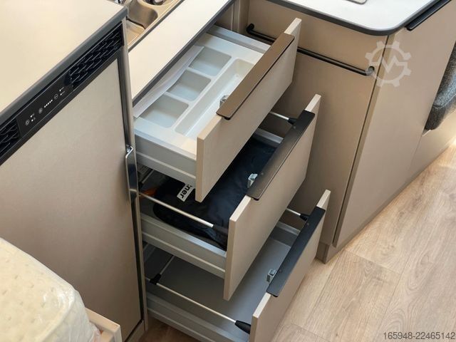 Teilintegriertes Wohnmobil BÜRSTNER Campeo TD 691 G | Autom. | Solar | Markise |