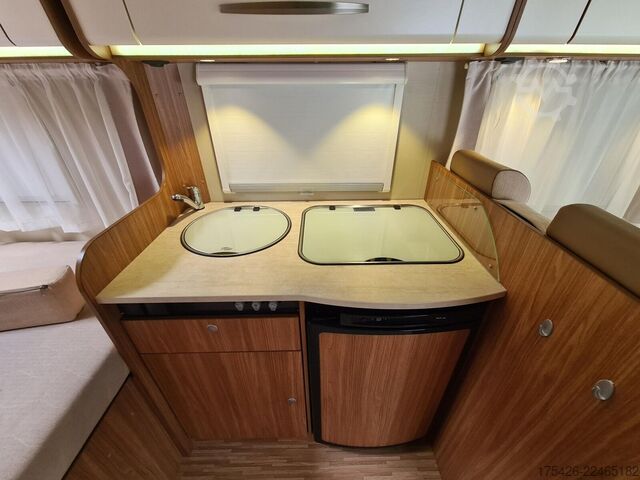 Camper semintegrato CARADO T 345 *SAT + TV*Panorama-Dach*Markise*AHK*