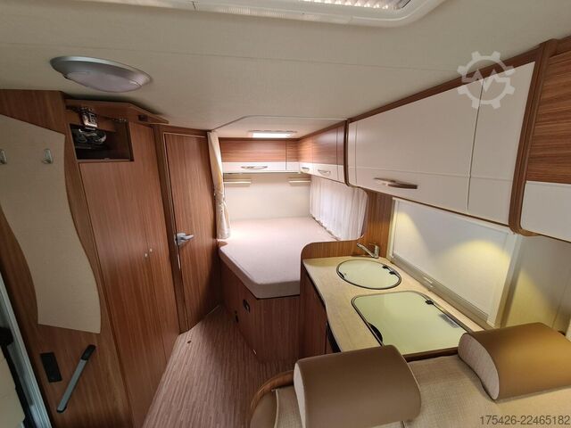 Camper semintegrato CARADO T 345 *SAT + TV*Panorama-Dach*Markise*AHK*
